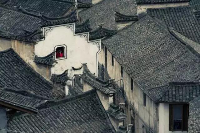 青瓦灰墻，高瓴飛檐，處處消磨時(shí)光