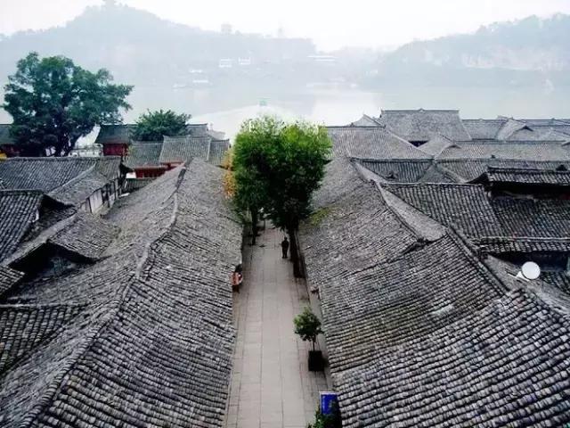 青瓦灰墻，高瓴飛檐，處處消磨時(shí)光