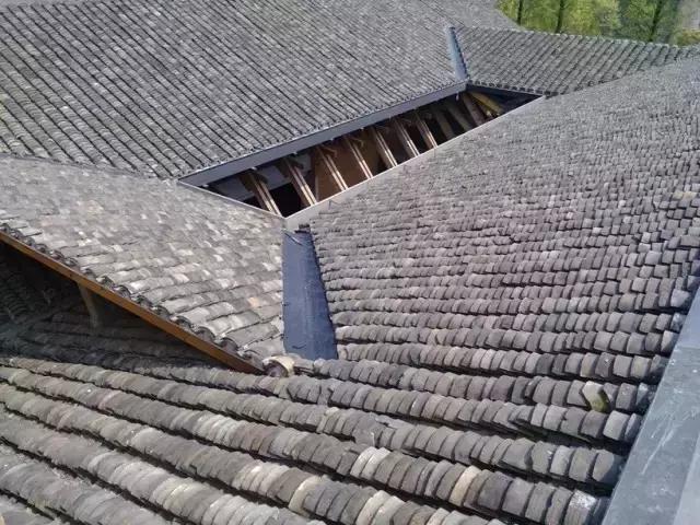 青瓦灰墻，高瓴飛檐，處處消磨時(shí)光