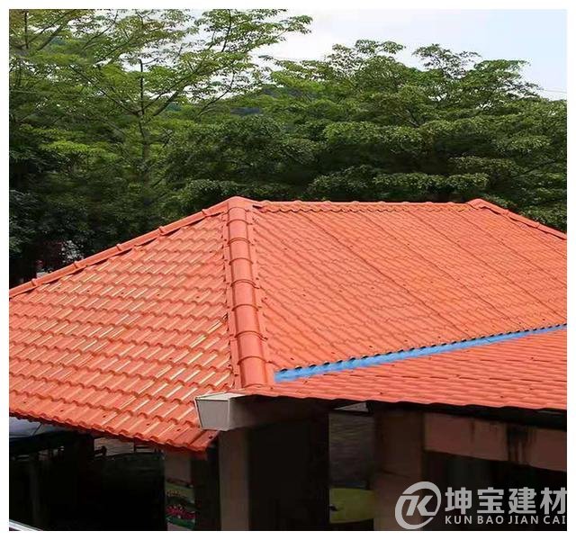 裝修屋頂選彩鋼瓦好還是合成樹脂瓦好？選對了直接節(jié)省幾千元
